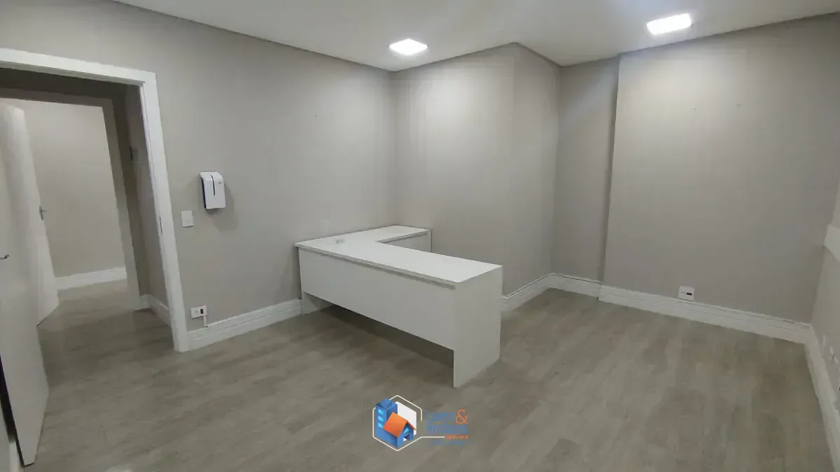 Imagem Casa comercial para venda e locação em Indianópolis, 500m²