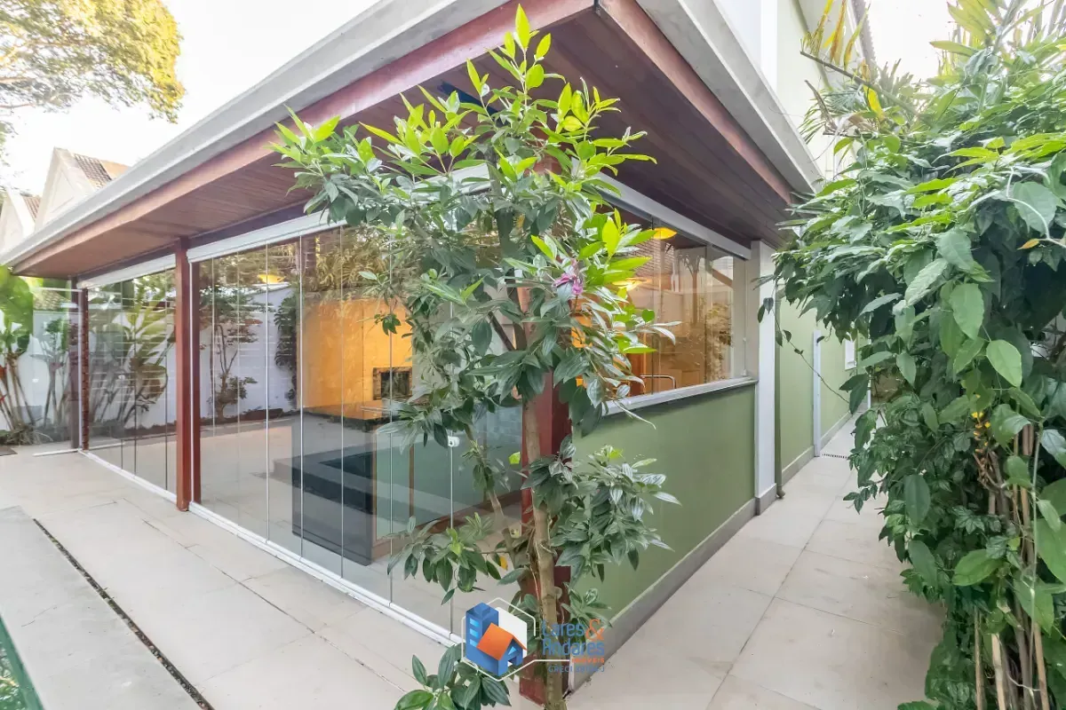 Imagem Casa no condomínio Condomínio Village Place para venda com 4 quartos, sendo 3 suítes, 402m²