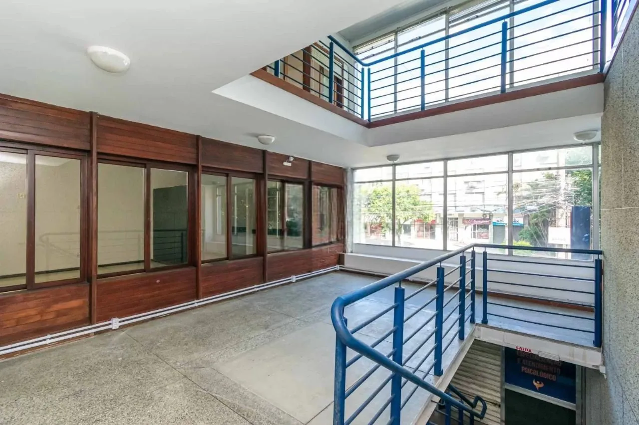 Imagem Predio Comercial com 1000m², 5 vagas, no bairro Higienópolis em Porto Alegre para Alugar