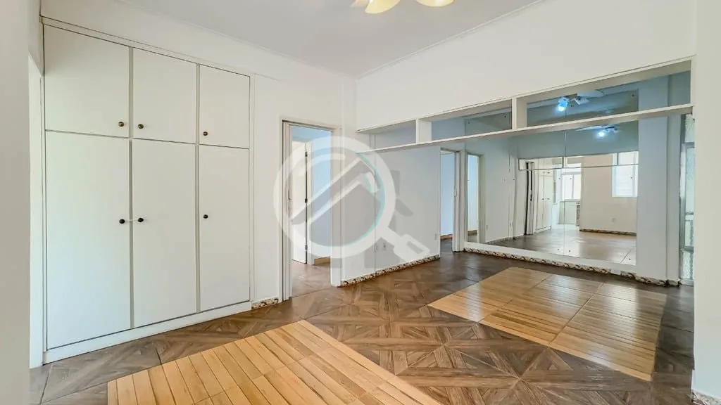 Imagem Ótima oportunidade na Cidade Baixa! Apartamento de 3 dormitórios, sendo 2 suítes, desocupado, hal...