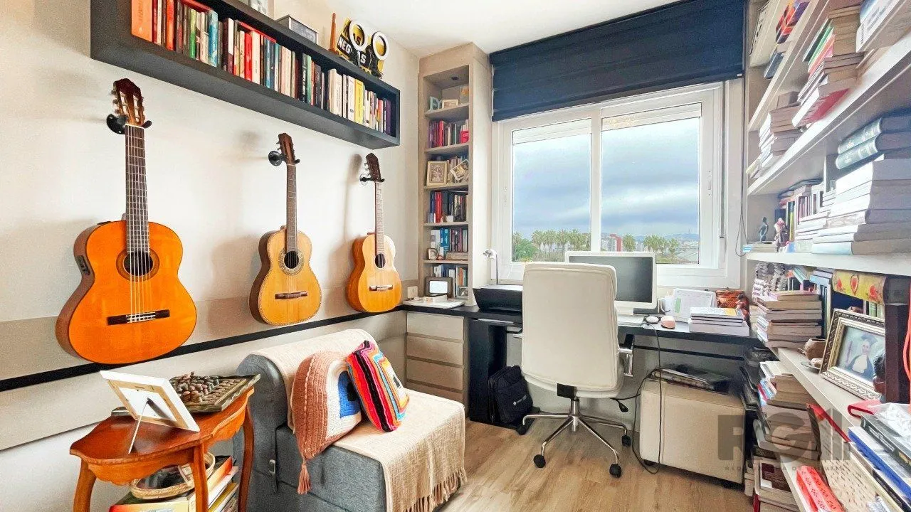 Imagem Apartamento dois dormitórios com duas vagas de garagem na Cidade Baixa
