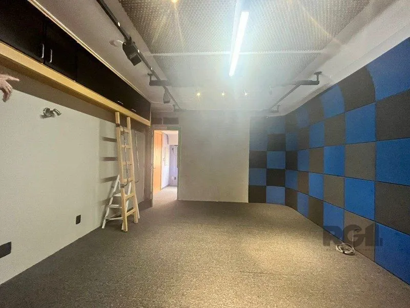 Imagem Oportunidade imperdível! Sala comercial com vaga dupla na Cristóvão!