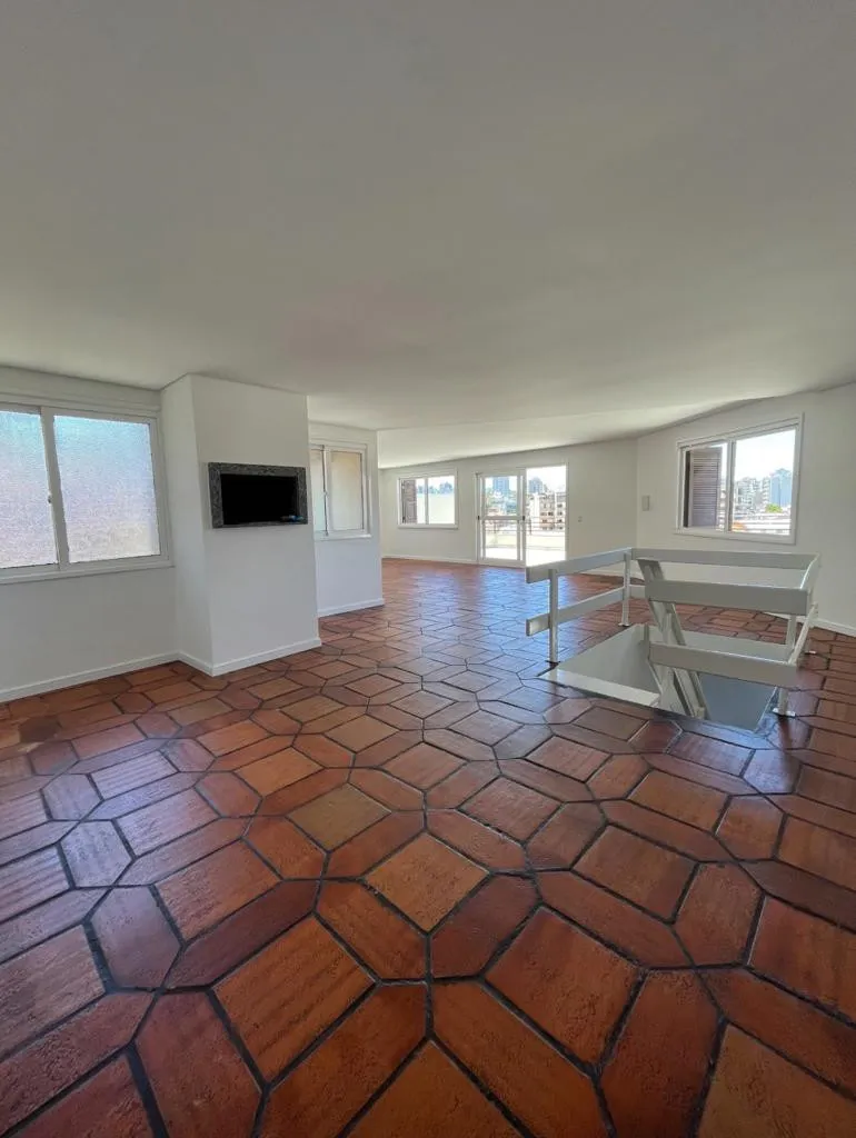 Imagem Apartamento à venda em Caxias do Sul, Santa Catarina, com 3 quartos, 210.64m2