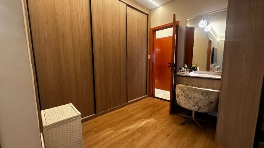 Imagem CASA COM 300,00 m² - CANTO DO FORTE - PRAIA GRANDE SP
