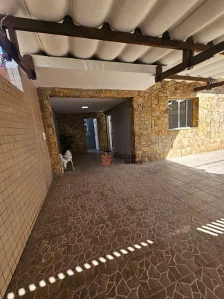 Imagem Casa com 3 dormitórios à venda, 192 m² por R$ 850.000 - Vila Valença - São Vicente/SP