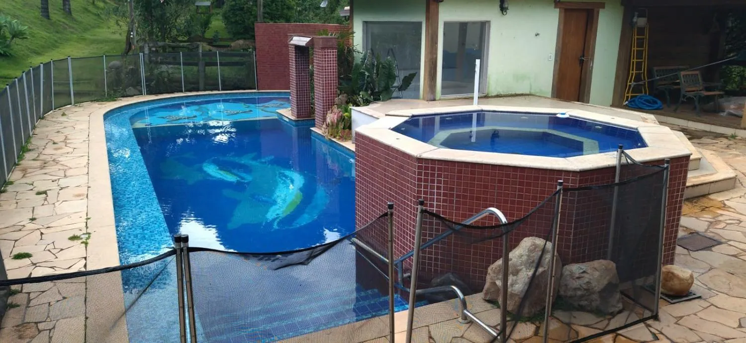 Imagem Vendo um belíssimo sítio em Carmópolis de Minas com 10 hectares de terra,