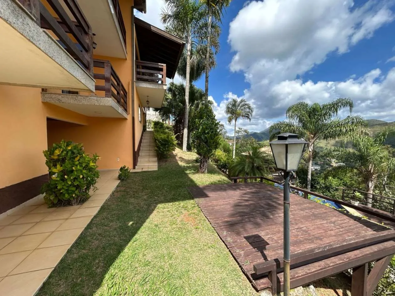 Imagem Casa em Condomínio para Venda em Petrópolis / RJ no bairro Nogueira