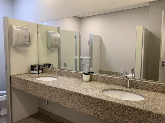 Imagem Conjunto Comercial para locação de 335m² no Itaim Bibi mobiliado