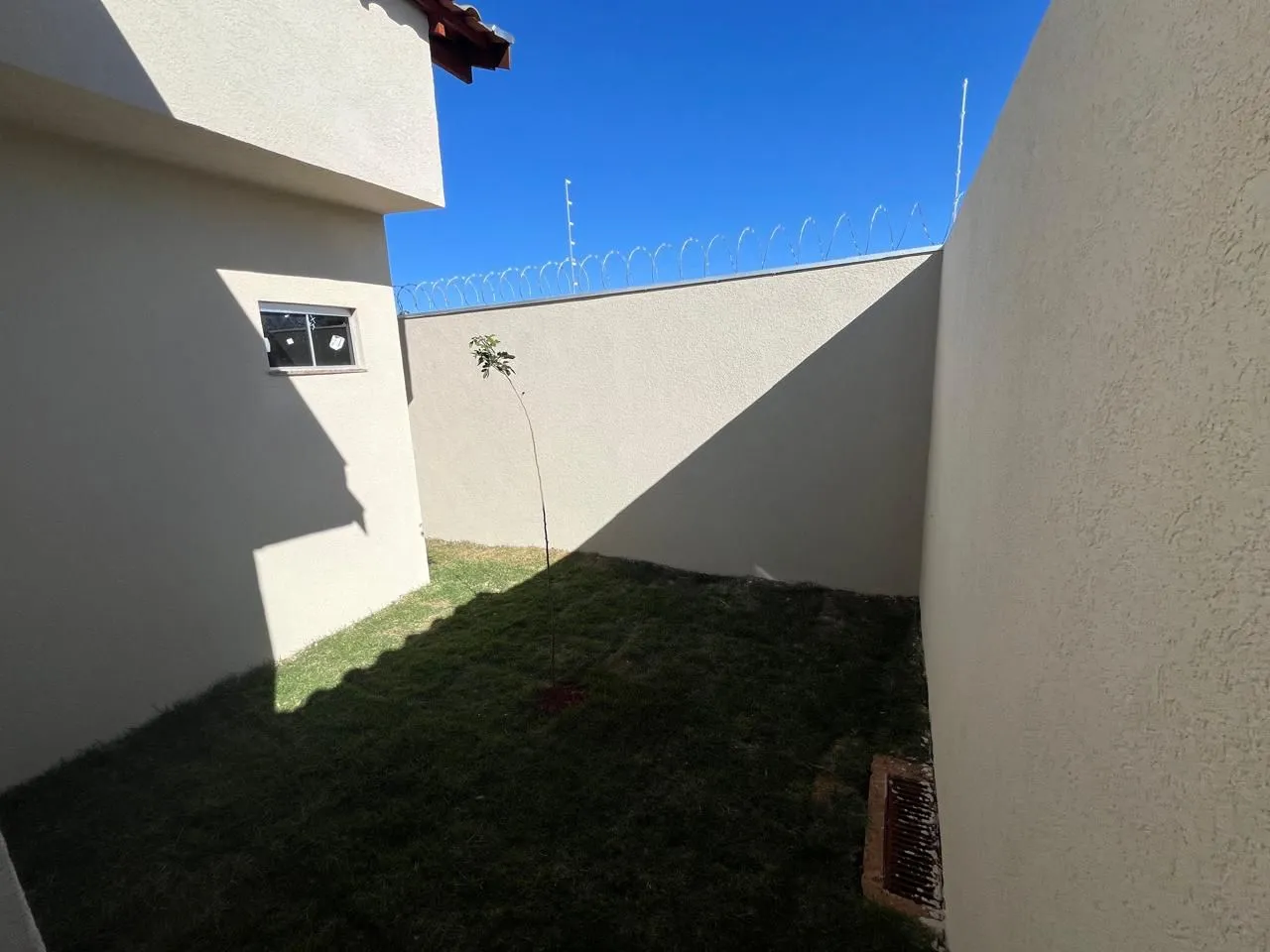 Imagem Residencial Azaléia | Casa com 3 Quartos, Suíte e 125 m² de Terreno