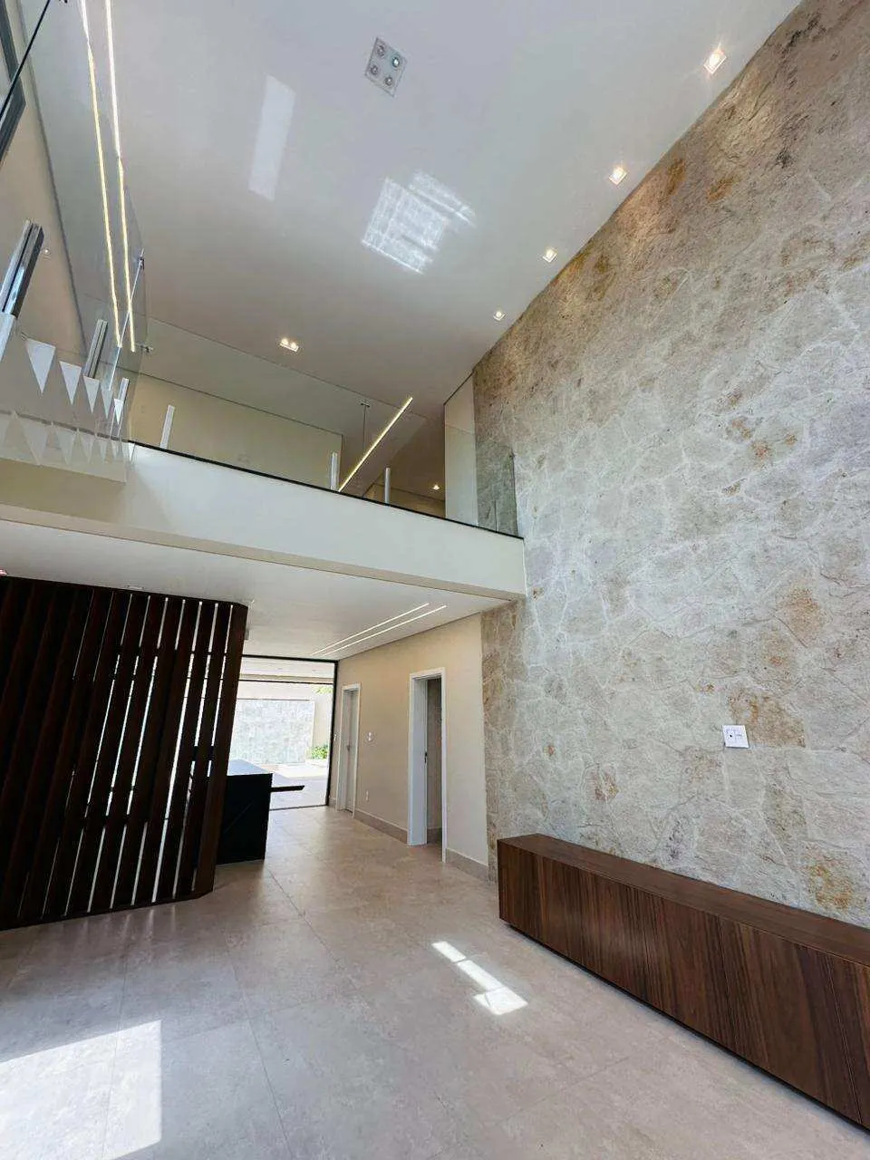 Imagem Casa à venda em Franca, Núcleo Agrícola Alpha, com 4 quartos, 304m2
