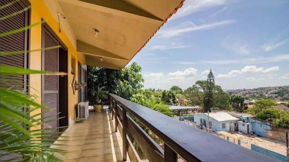 Imagem Casa para Venda - 294.4m², 4 dormitórios, sendo 2 suites, 2 vagas - Nonoai