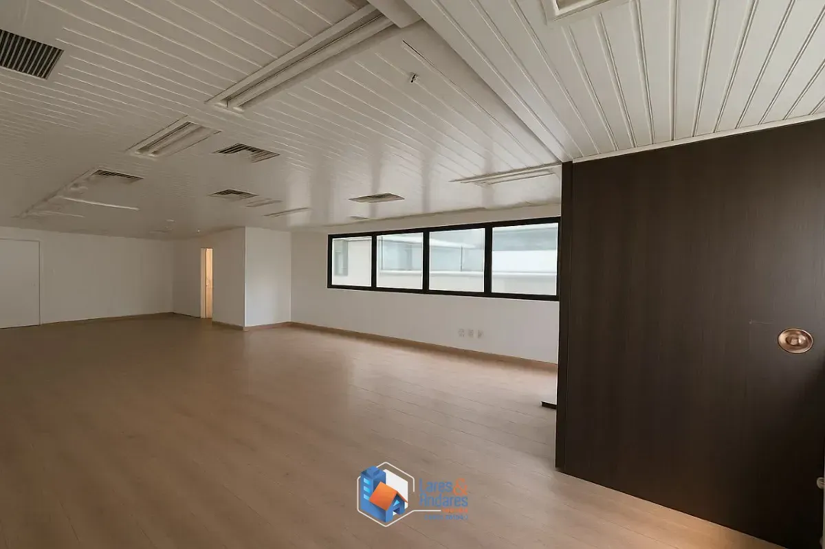 Imagem Conjunto comercial para venda em Cerqueira César, 88m²