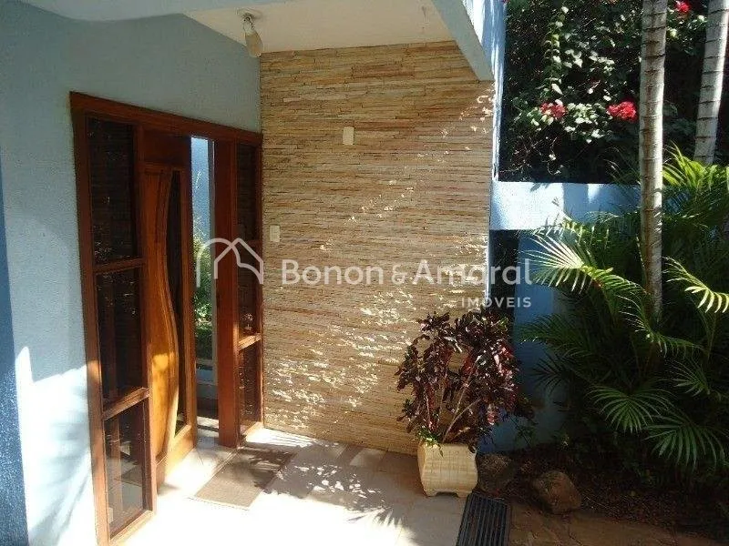 Imagem Casa de condomínio com 337 m² e 4 quartos
