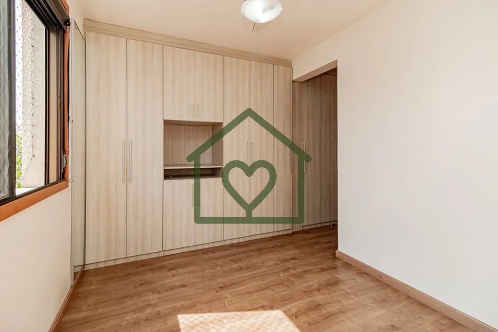 Imagem APARTAMENTO DE 85m² COM 3 DORMITÓRIOS (1 SUÍTE), BANHEIRO, SALA DE ESTAR E JANTAR, COZINHA COM CH...