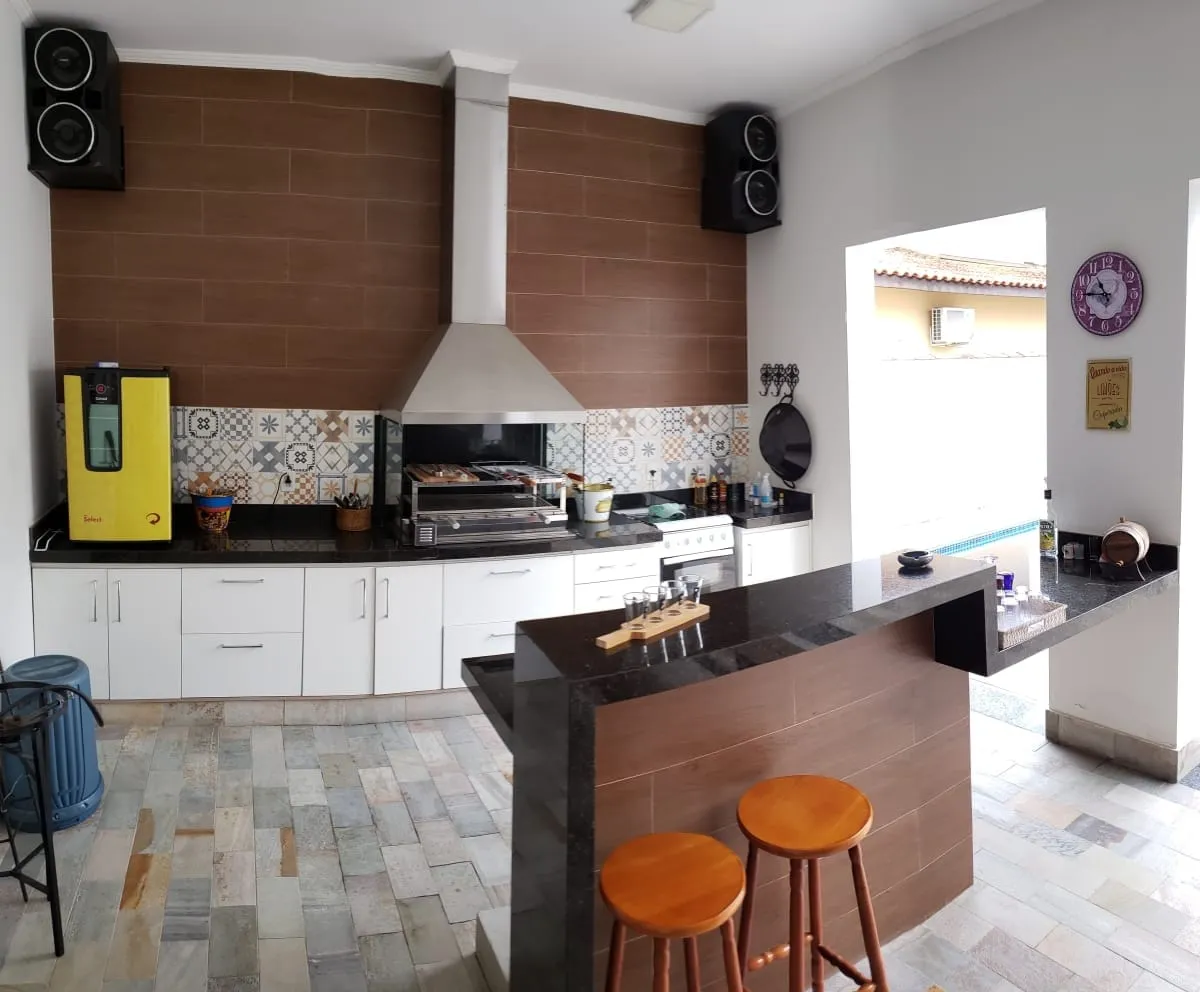 Imagem Casa à venda 3 Quartos, 3 Suites, 4 Vagas, 700M², Socorro, Pindamonhangaba - SP | COLONIAL VILLAGE