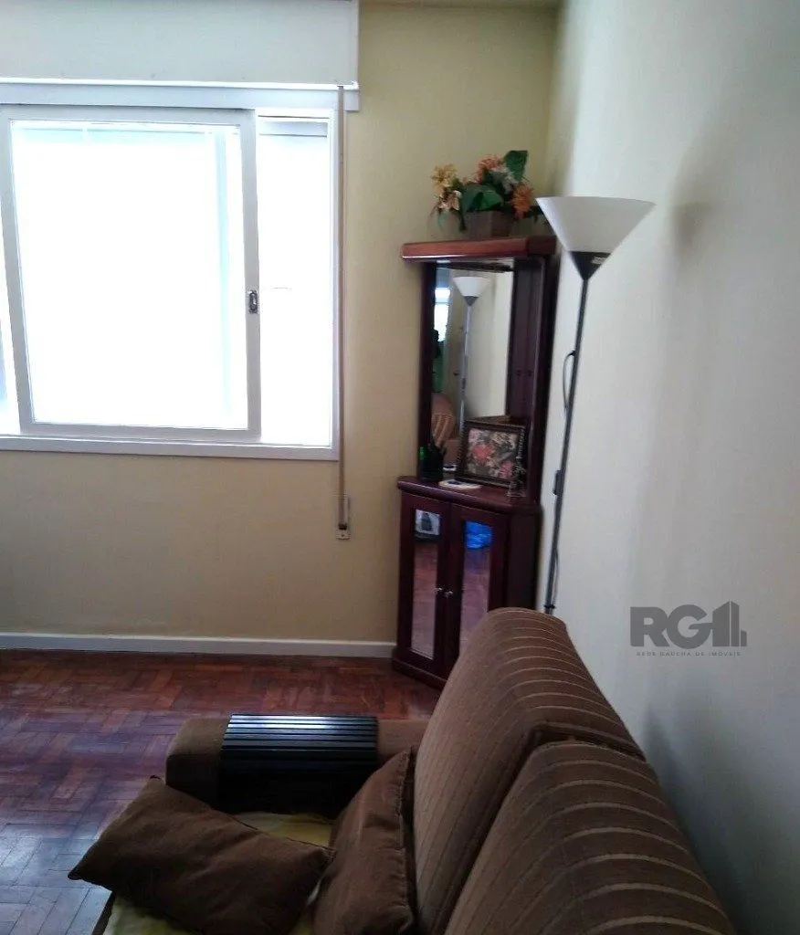 Imagem Apartamento no Petrópolis de 2 dormitórios e 2 vagas DESOCUPADO
