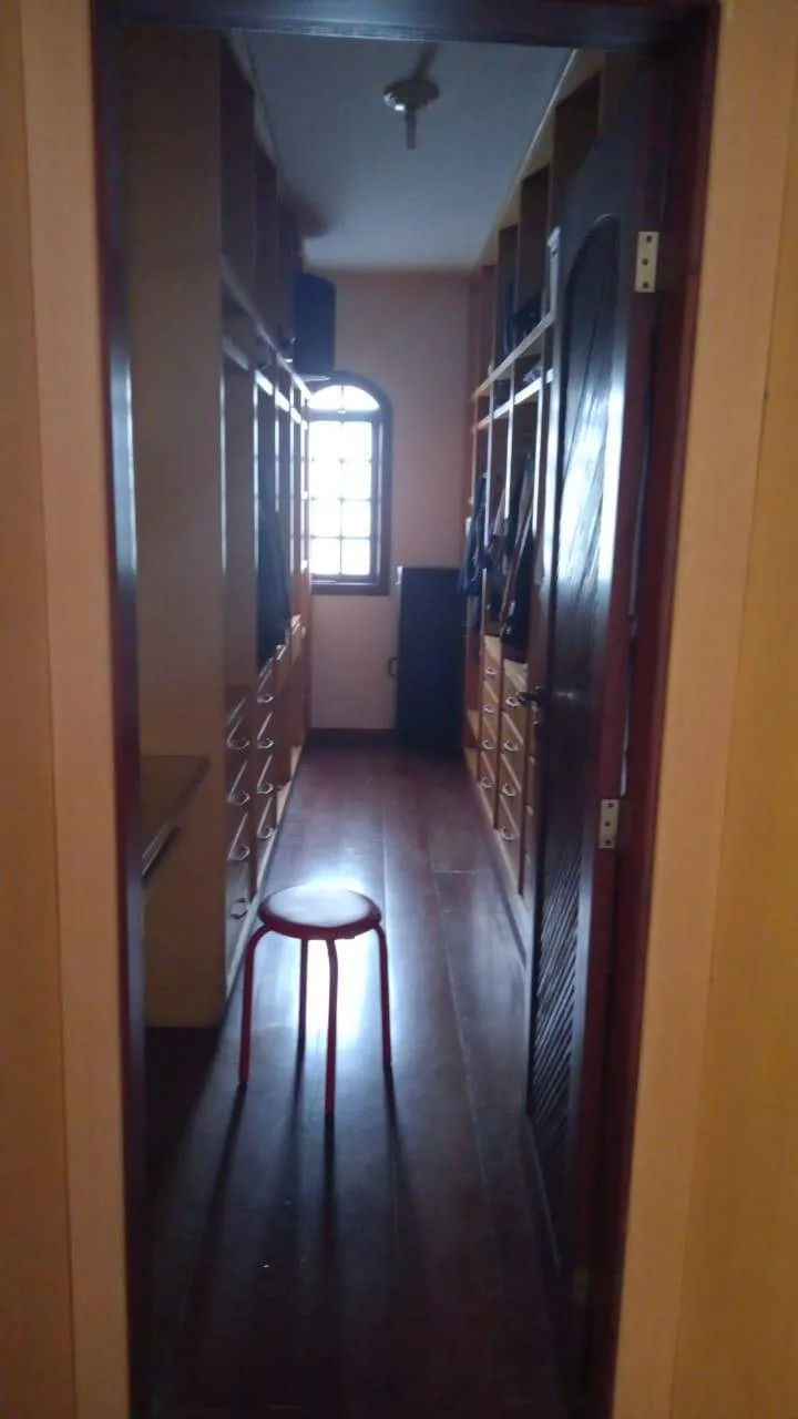 Imagem Casa Sobrado de 320m² Localizada no Condomínio Morada dos Pinheiros!