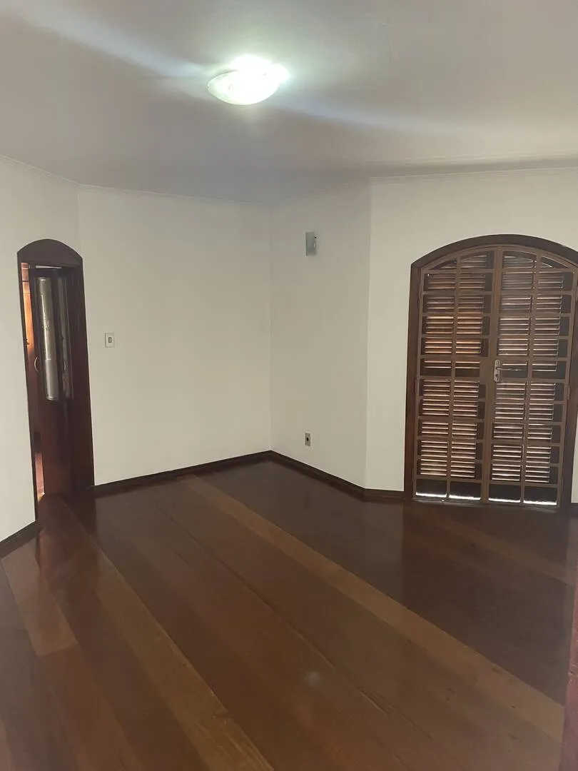 Imagem Casa Vila Fernandes - 308M², 4 Dorms, 1 Suíte, 5 Vagas, Armários.