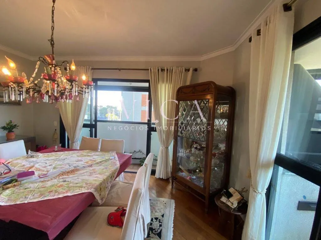 Imagem Alphaville| Europa 202m² 4 dorms, 3 suítes, 3 vagas e varanda|R$ 1.885.000