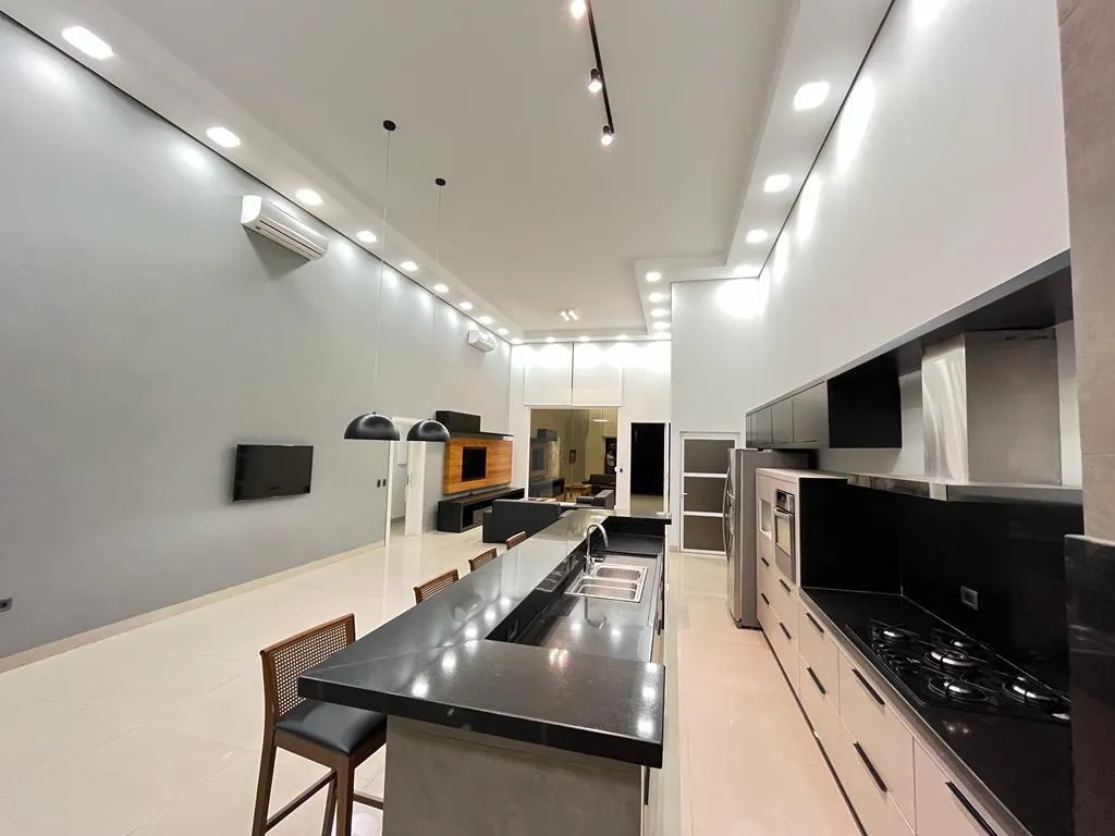 Imagem Casa 218m Umuarama-PR 2