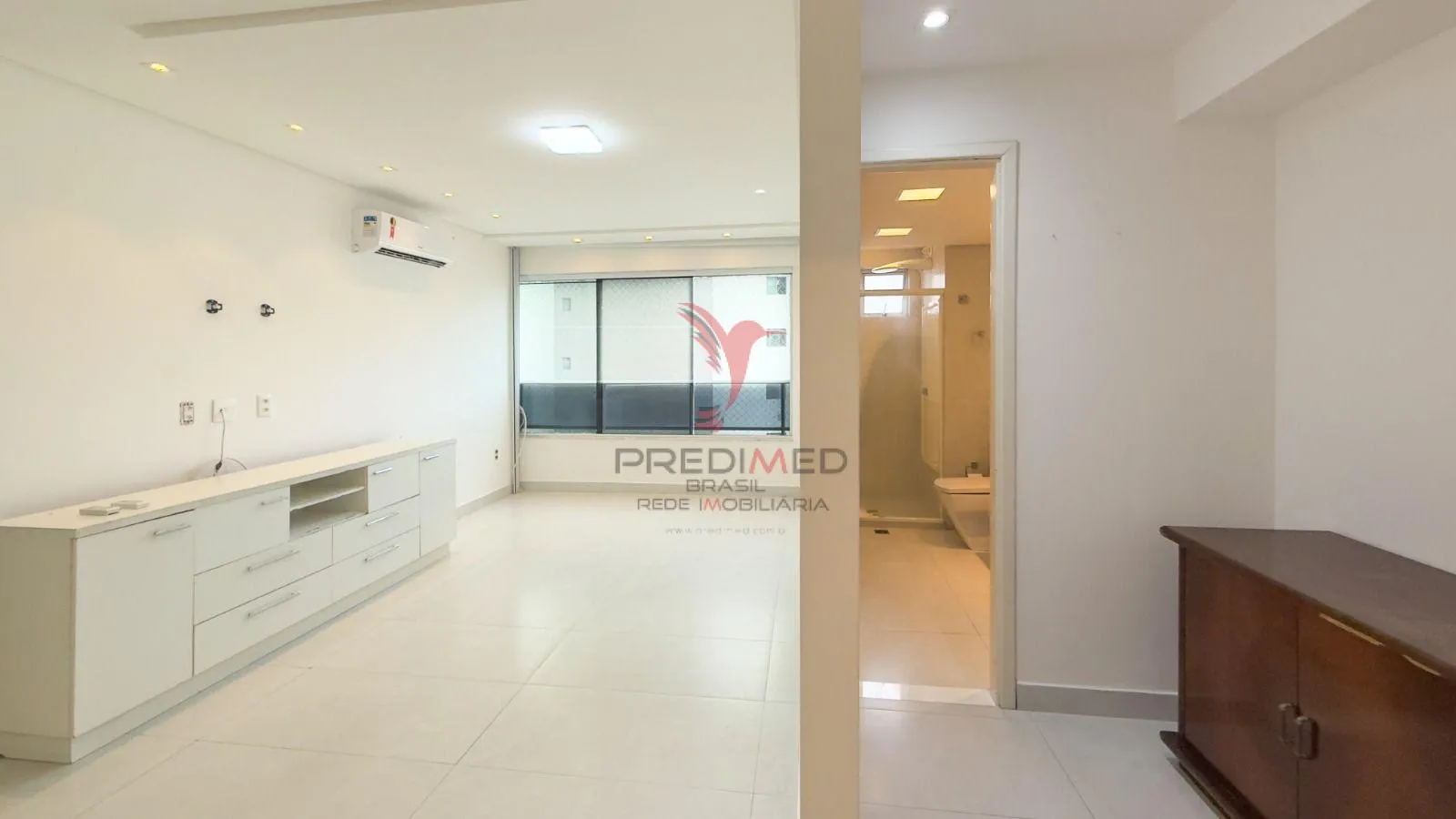 Imagem Apartamento Alto Padrão, porteira fechada, 3/4 no Brisamar