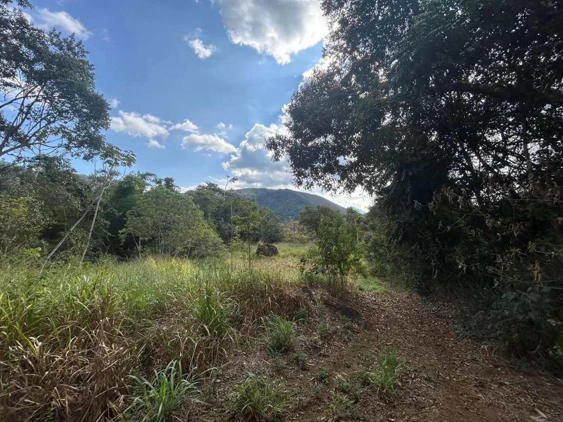 Imagem Terreno em Condomínio para Venda em Petrópolis / RJ no bairro Itaipava