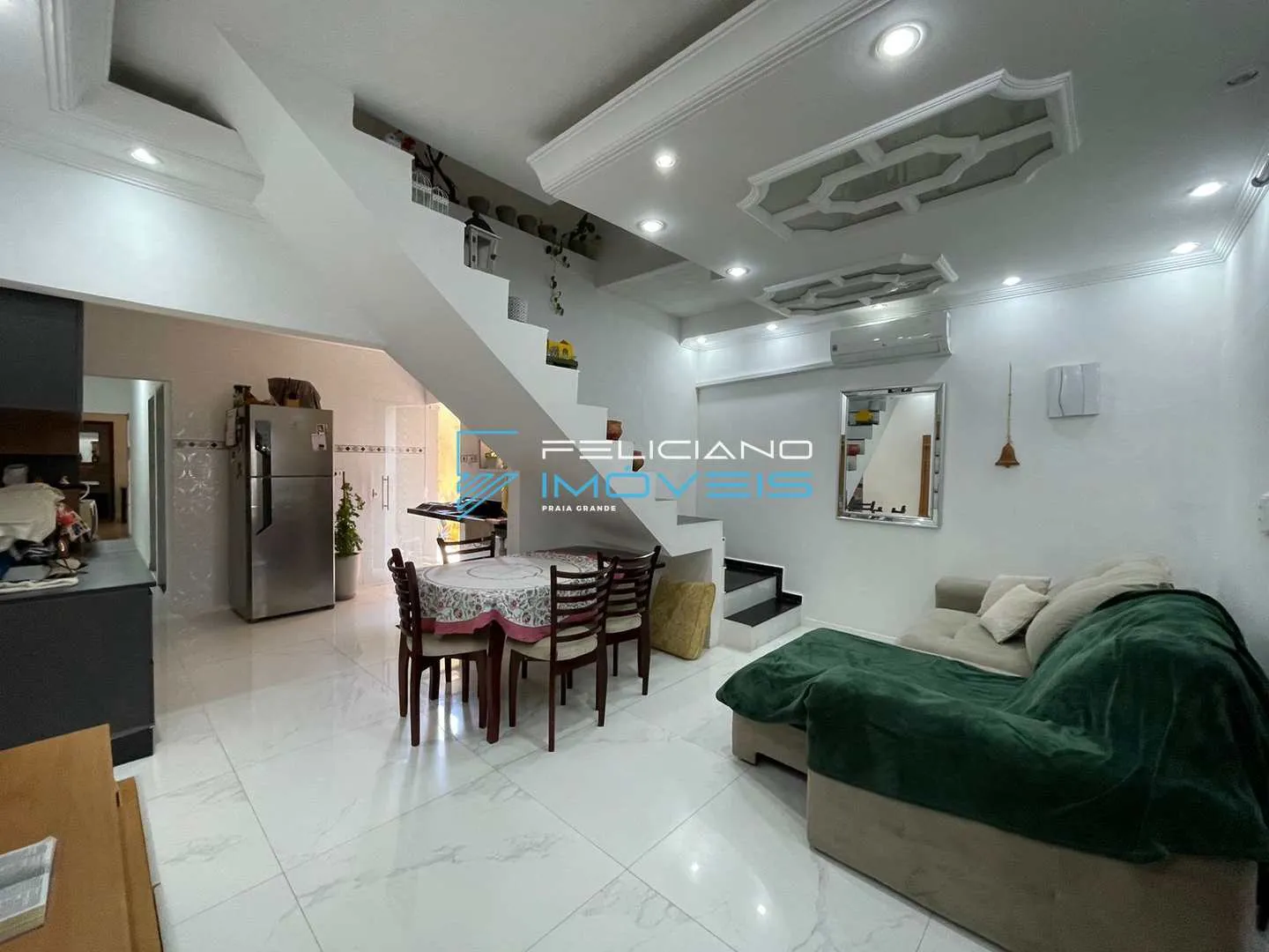 Imagem Sobrado com 3 quartos, Balneário Maracanã, Praia Grande - R$ 600 mil, Cod: 7047