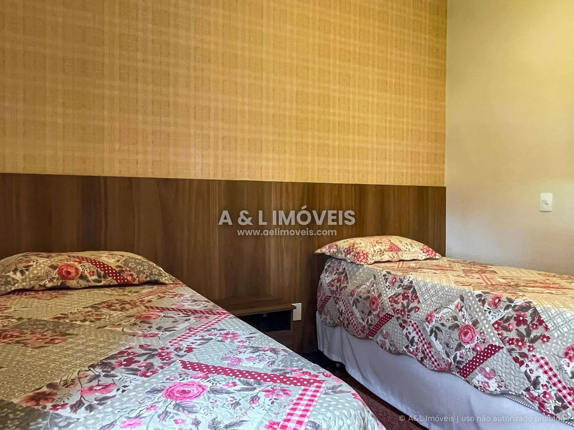 Imagem Apartamento à Venda no Capivari - 4 Dormitórios, SPA e 400 m da Praça