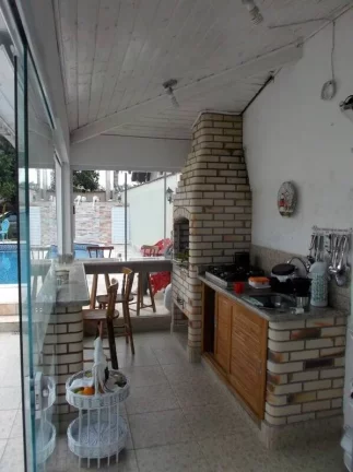 Imagem CASA 3 DORMITORIOS COM PISCINA