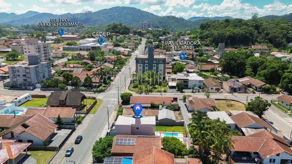 Imagem Sobrado com suíte e piscina no bairro Quintino - Timbó