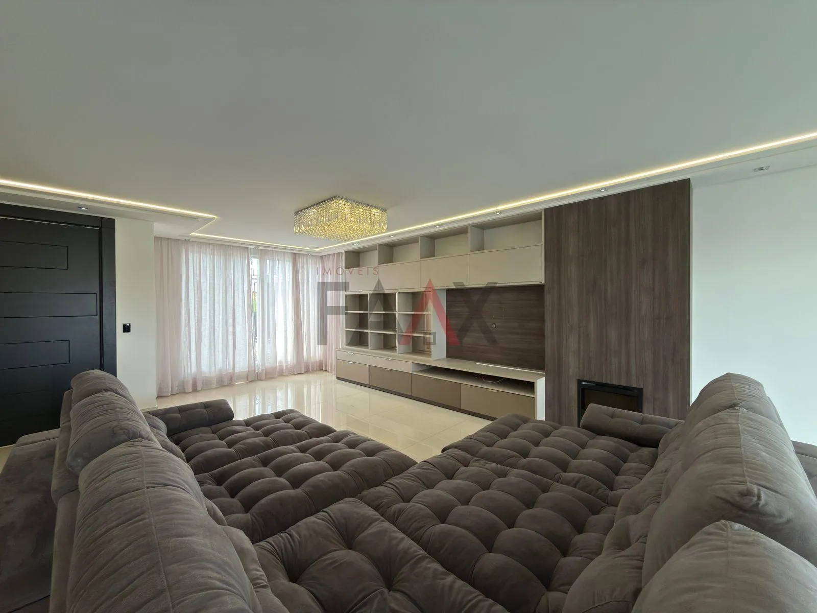 Imagem Sobrado alto padrão com 3 suítes à venda,595.00 m², DOS ESTADOS, GUARAPUAVA - PR