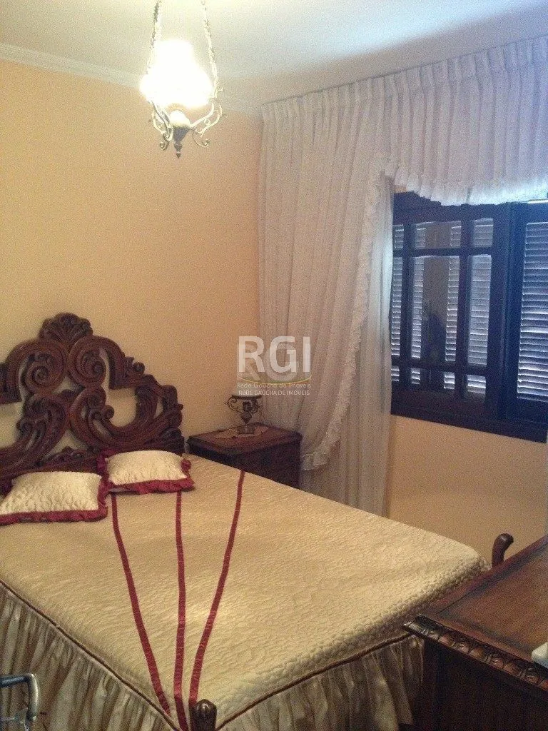 Imagem Casa Condominio para Venda - 350m², 4 dormitórios, sendo 1 suites, 2 vagas - Nonoai