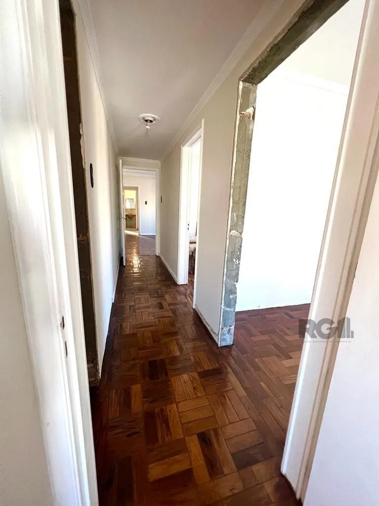 Imagem APARTAMENTO 3 DORMITÓRIOS, 2 VAGAS DE GARAGEM, NO BAIRRO PETRÓPOLIS, POA/RS