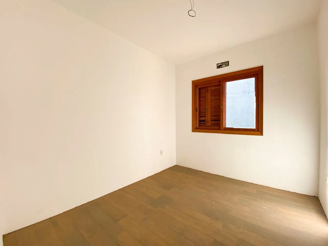 Imagem Casa em Condomínio / 3 Quartos / 1 Suíte / 2 Vagas / Verdes Campos / Porto Alegre / RS