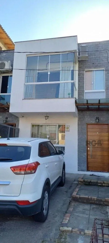Imagem Casa com 2 dormitórios no bairro Hípica