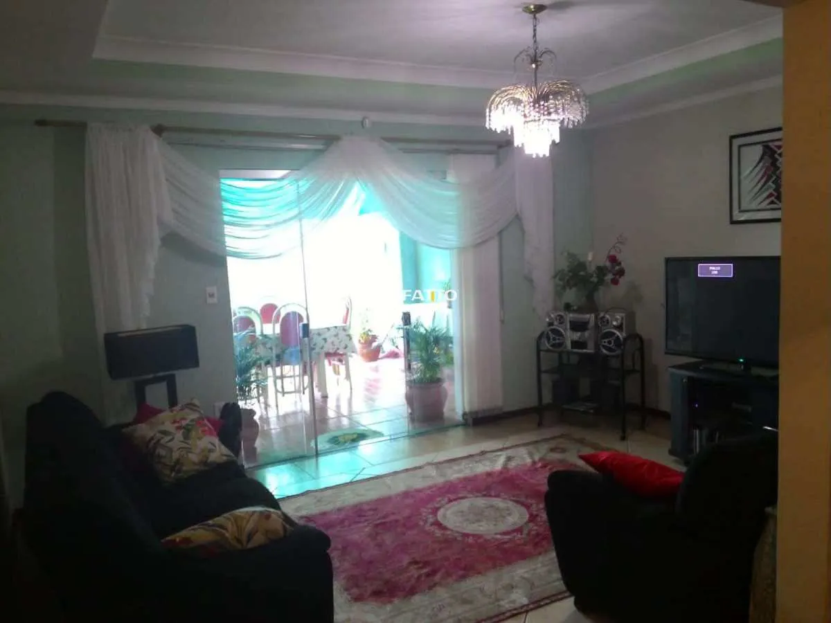 Imagem Casa à venda em Franca, Centro, com 3 quartos, 199m2
