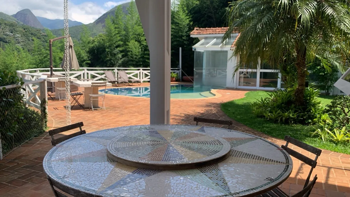 Imagem Casa em Condomínio para Venda em Petrópolis / RJ no bairro Nogueira
