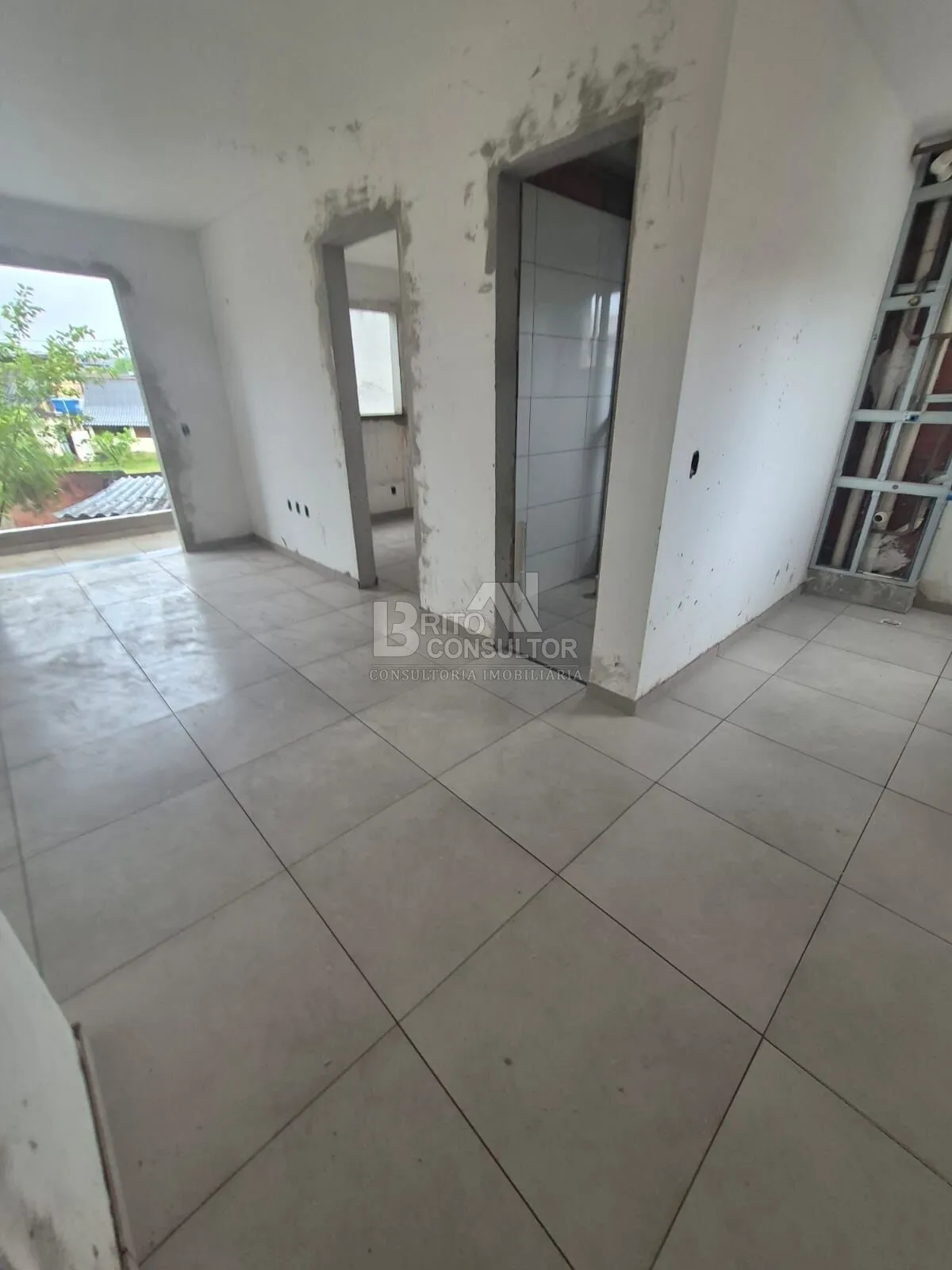 Imagem Apartamento 2 Quartos à Venda no Mutondo | 45,95m² | Varanda | Vaga | São Gonçalo/RJ.