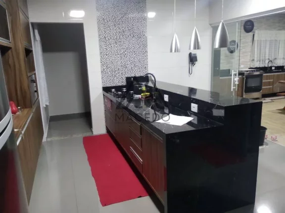 Imagem Casa com 4 suítes, mobiliada e com piscina aquecida no Ninho Verde II