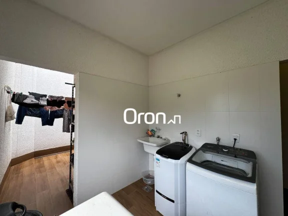 Imagem Casa com 3 dormitórios à venda, 213 m² por R$ 1.690.000,00 - Condomínio Parque dos Cisnes - Goiânia/GO