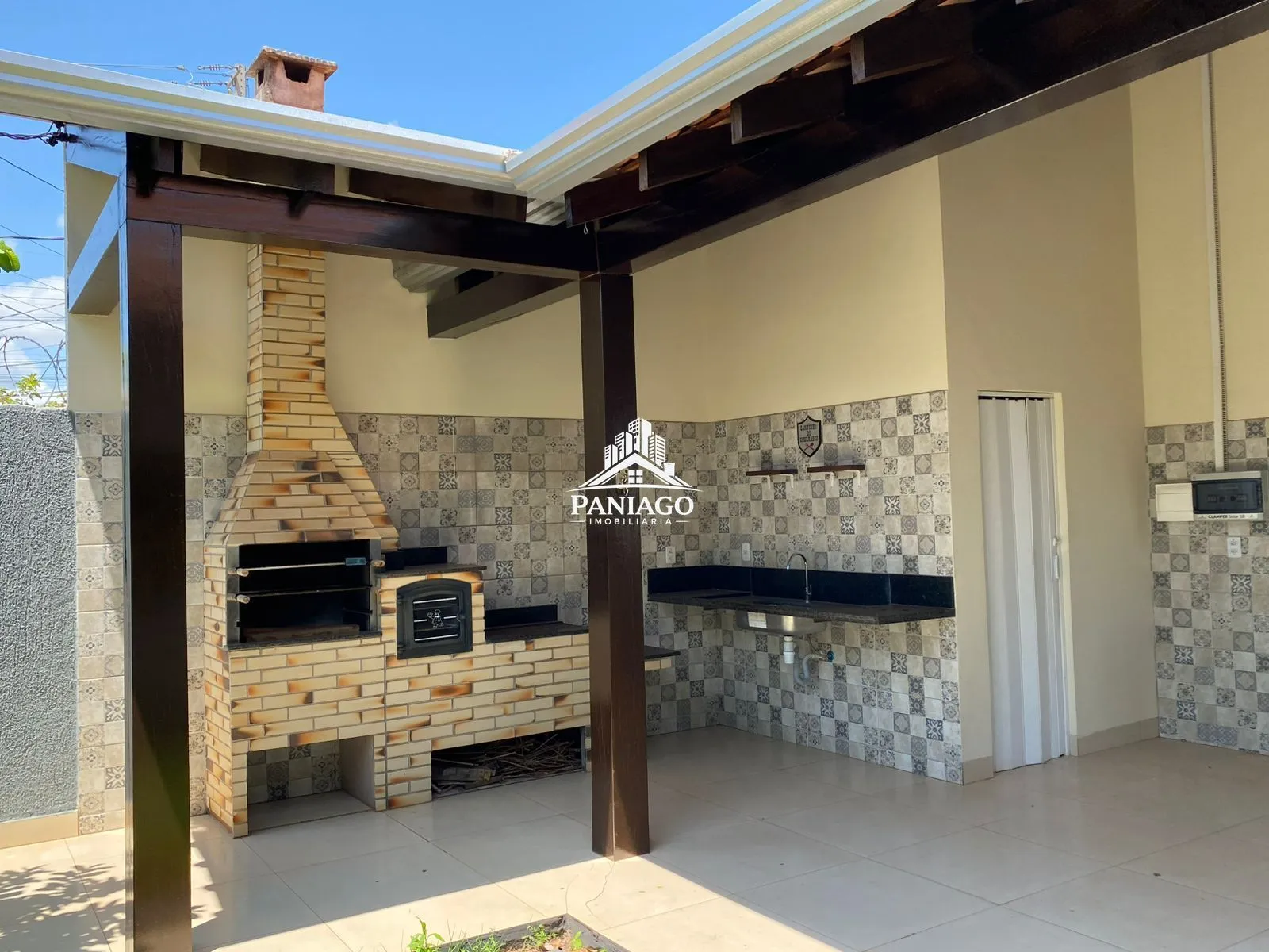 Imagem Casa à Venda no Condomínio Juliana em Várzea Grande - 3 Quartos e Energia Solar