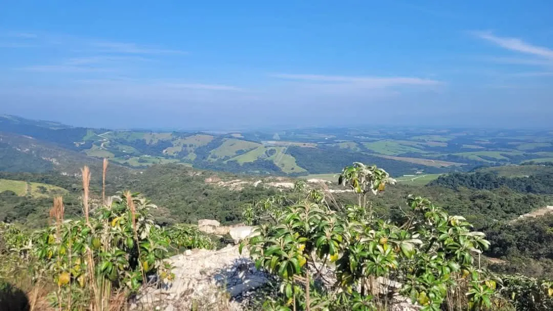 Imagem Oportunidade Mineral: Área de Quartzo com Grande Volume de Reserva Estimada em MG
