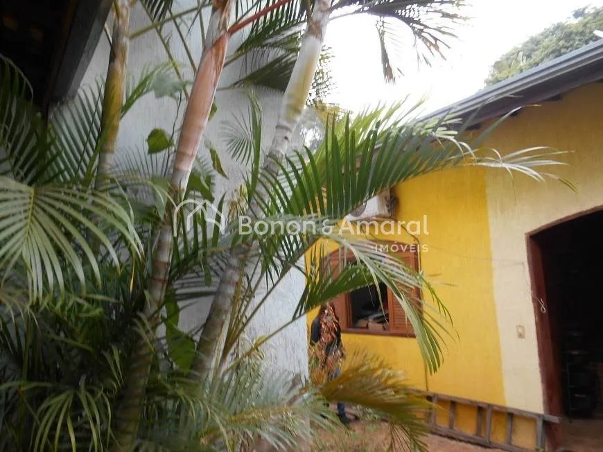 Imagem Casa com 230 m² e 5 quartos