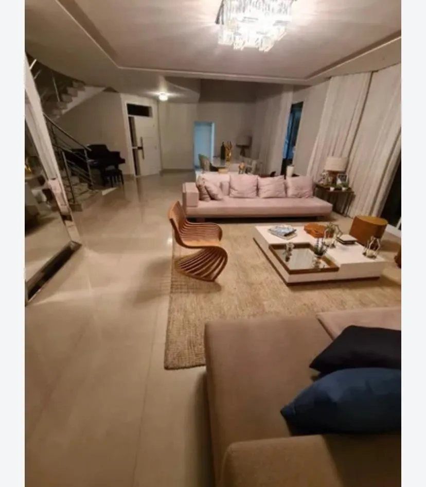 Imagem Casa Alto Padrão Localizada no Condominio Vila dos Inglezes.