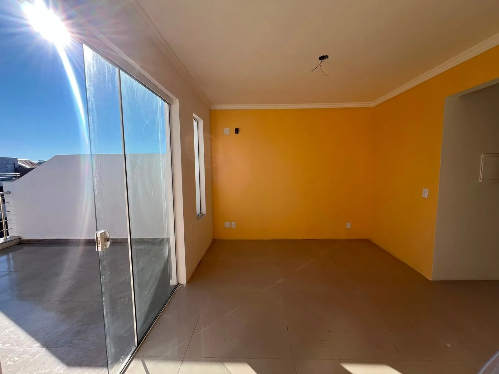 Imagem casa a venda no caminho do sol de 3 quartos