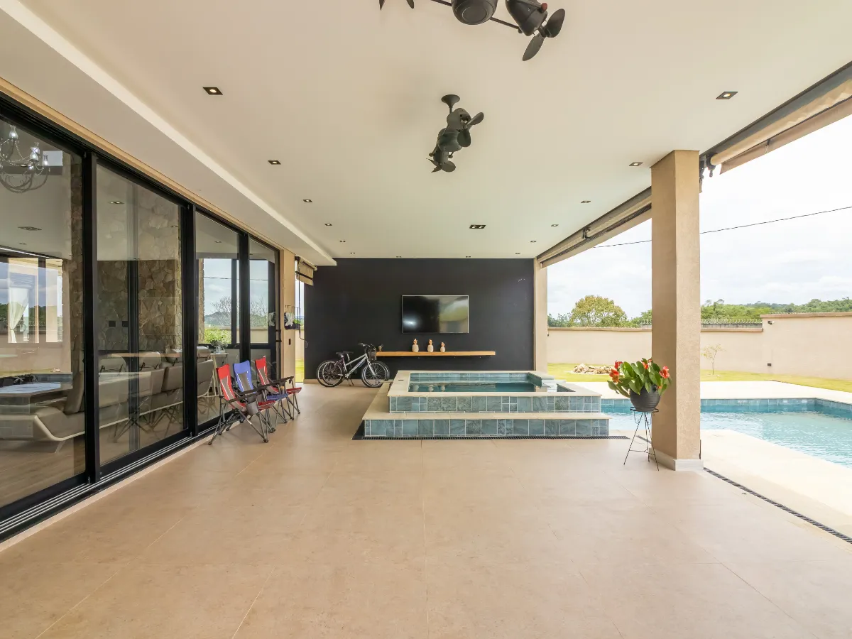 Imagem Casa no condomínio Condomínio Jequitibá para venda com 4 quartos, sendo 4 suítes, 500m2