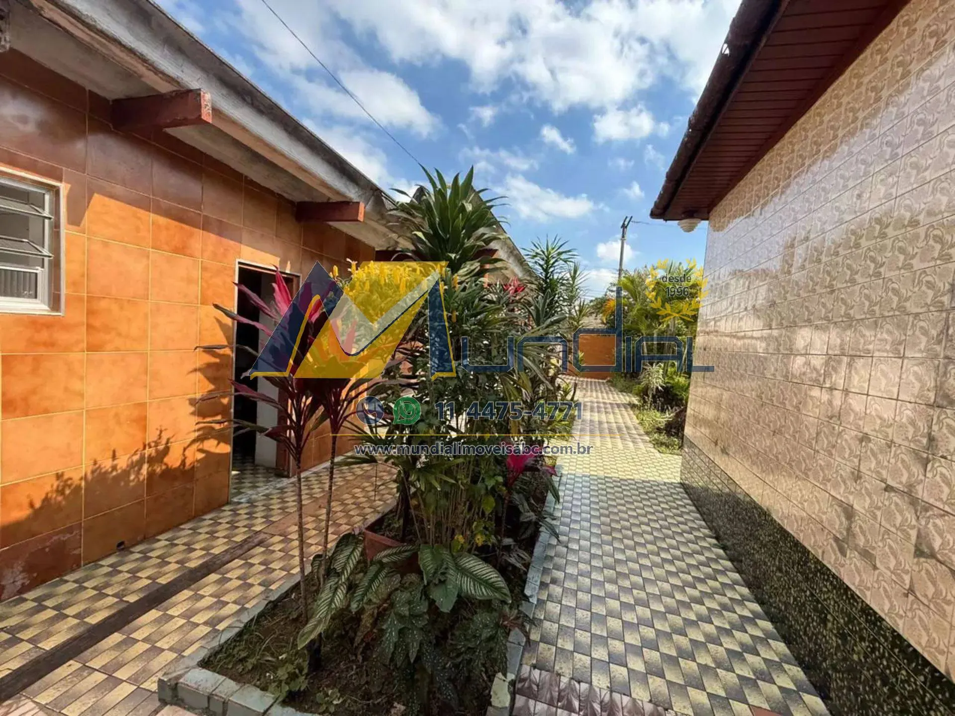 Imagem asa Térrea à Venda no Jardim Santo Alberto - 300 m² de Terreno e 7 Vagas