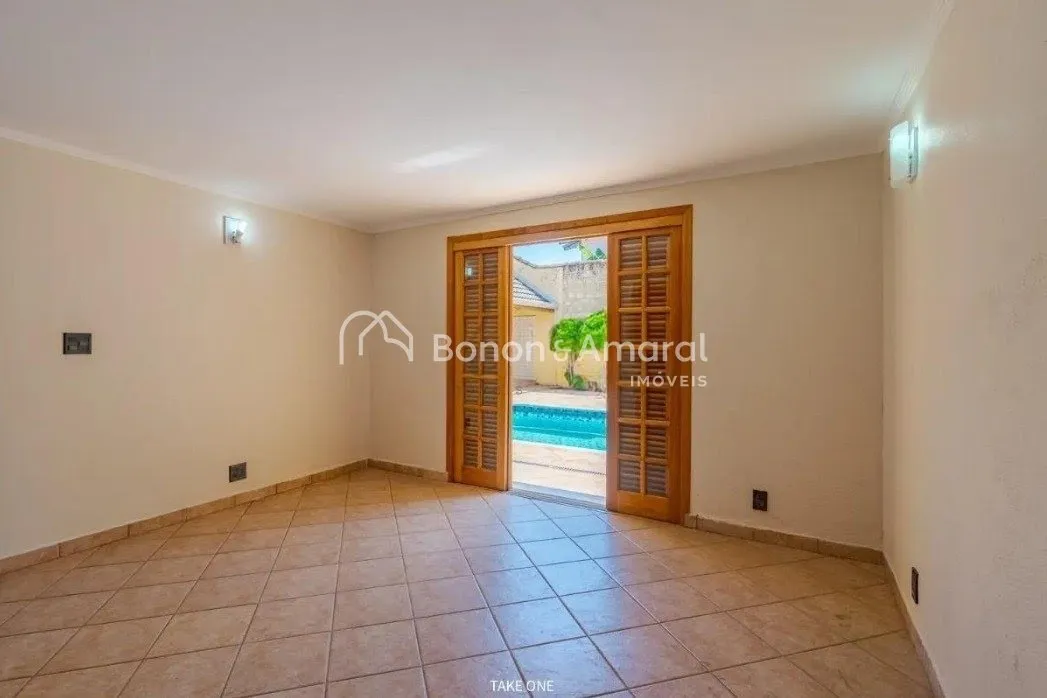 Imagem Casa de Condomínio com 4 Quartos à venda, 355m² San Conrado