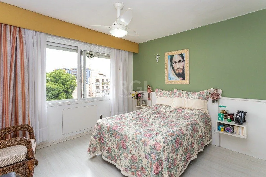 Imagem Apartamento de 03 dormitórios (01suíte), com vaga, no bairro São João, em Porto Alegre RS
