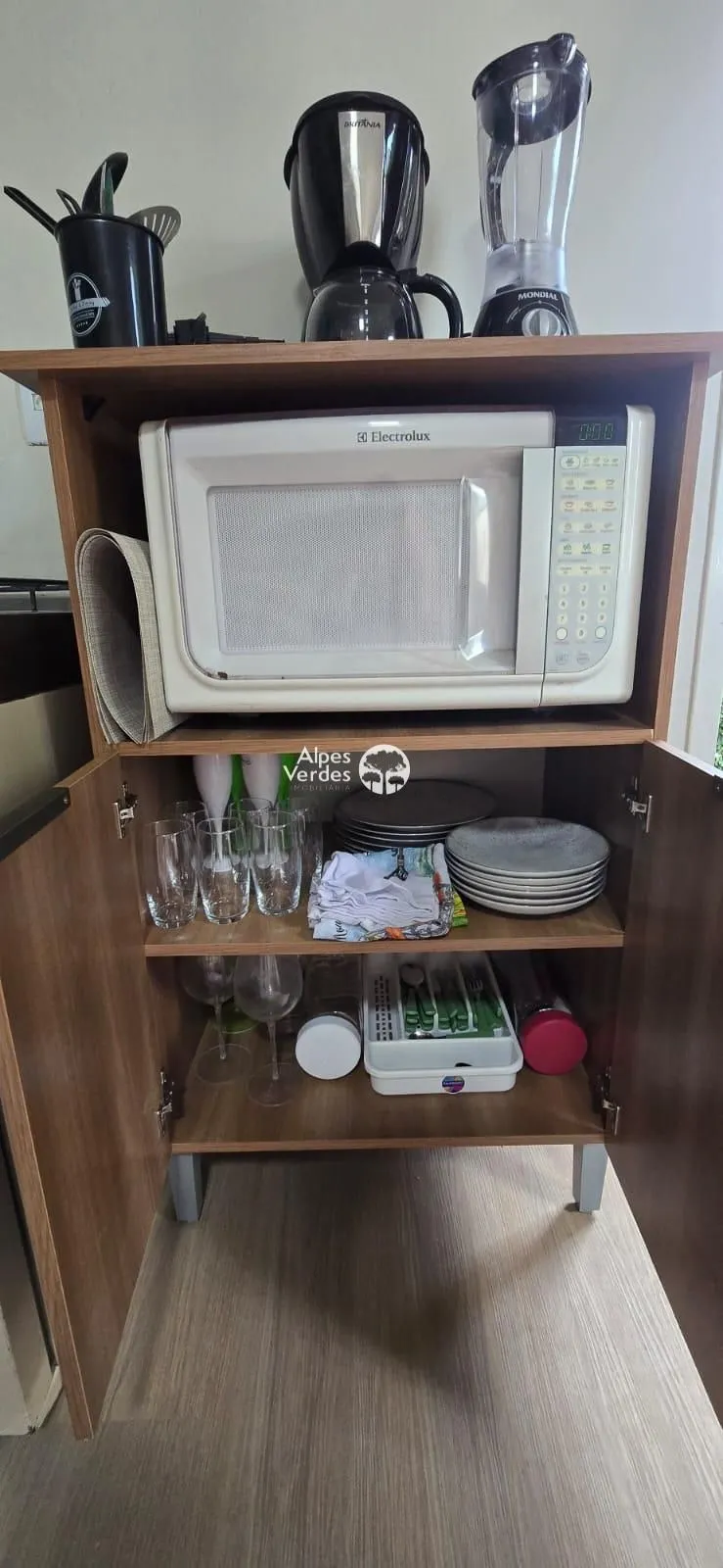 Imagem VENDE-SE APARTAMENTO DUPLEX MOBILIADO, NO CENTRO DA CIDADE DE CANELA.